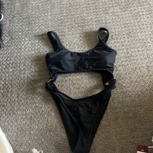 Open belly and back one piece swimsuit